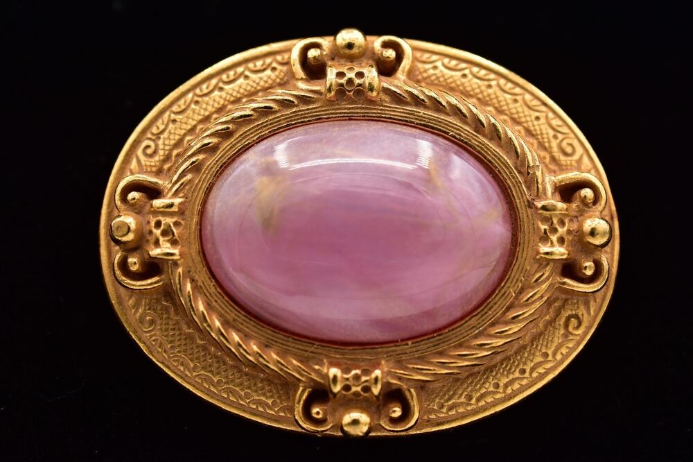 1928 Vintage Cabcohon Pin Brooch Pink Lucite Pink Oval Antiqued Gold 1980s BinAP